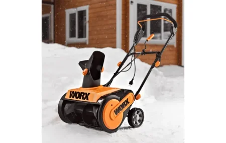 Снегоуборочная машина электрическая WORX WG450E