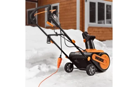 Снегоуборочная машина электрическая WORX WG450E