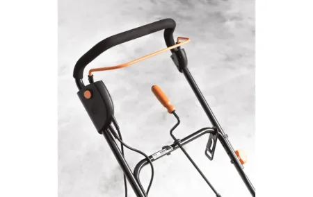 Снегоуборочная машина электрическая WORX WG450E