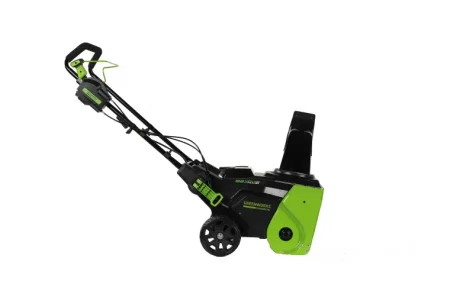 Аккумуляторная снегоуборочная машина Greenworks GD82ST 82В