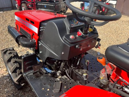 Минитрактор Mitsubishi VST MT180D 4x4 4WD